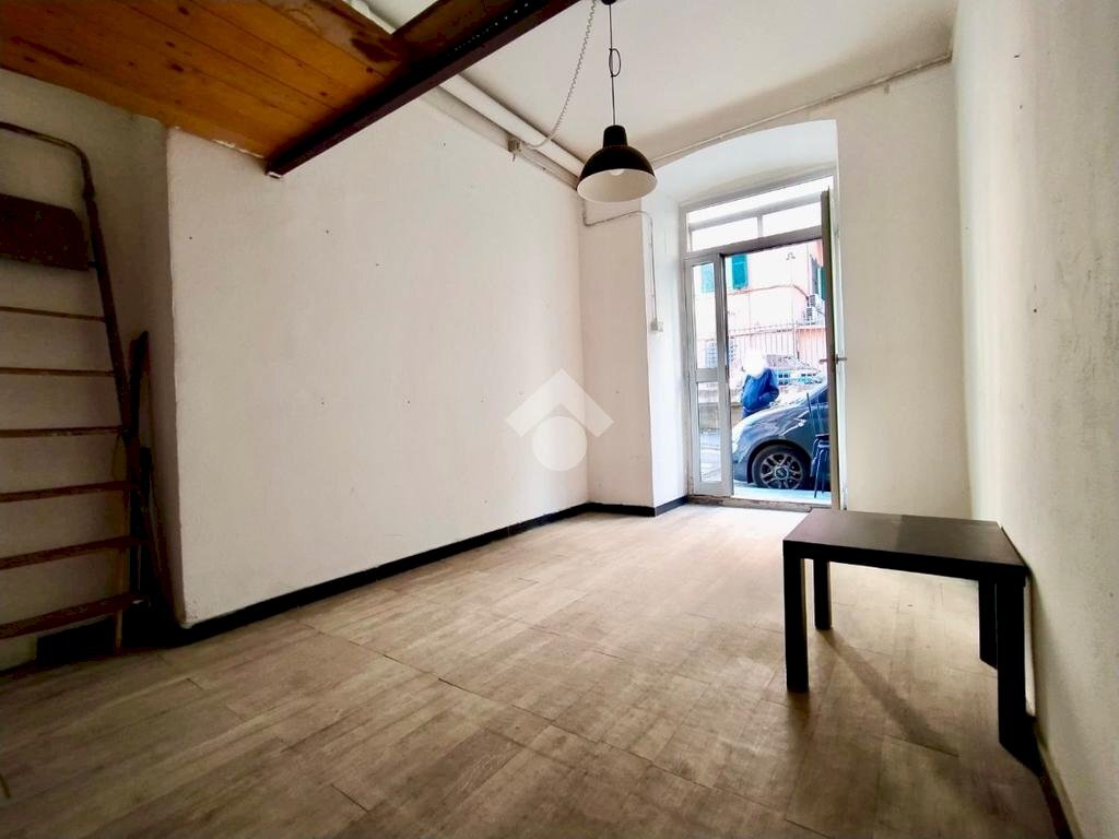 Magazzino C2 Via Pisacane, Genova (zona Foce) - foto 2