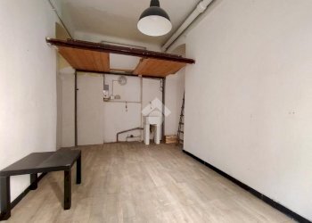 Magazzino C2 Via Pisacane, Genova (zona Foce) - foto 1