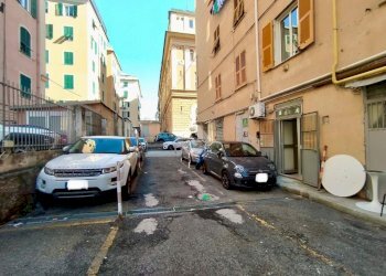 Magazzino C2 Via Pisacane, Genova (zona Foce) - foto 5