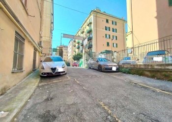 Magazzino C2 Via Pisacane, Genova (zona Foce) - foto 8