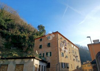 Quadrilocale Via fabbriche, Genova (zona Voltri) - foto 1