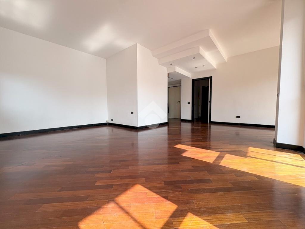 Three-room apartment Corso italia, Legnano - photo 1