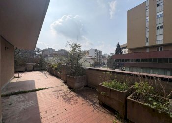 Three-room apartment Corso italia, Legnano - photo 19