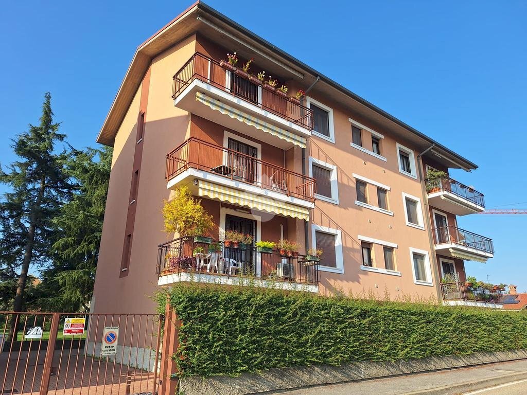 Four-room apartment Via Don Pietro Barberi, Magenta - photo 1