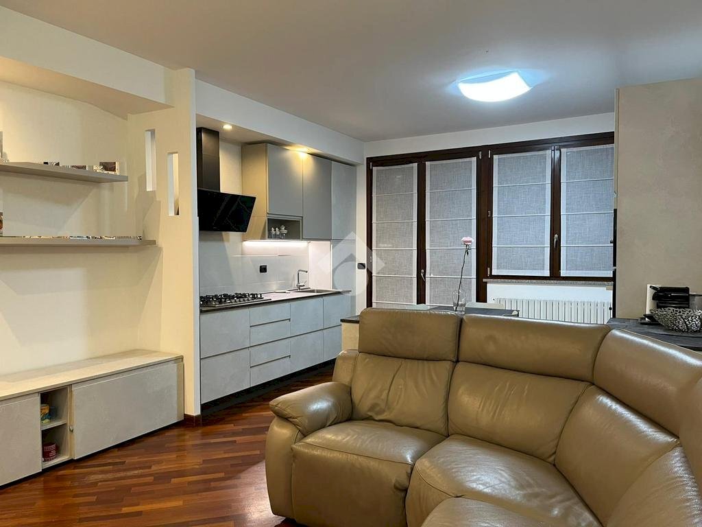 Three-room apartment Via Broggi Izar, Melegnano - photo 1