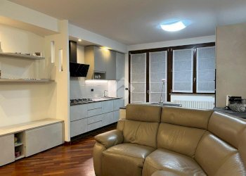 Three-room apartment Via Broggi Izar, Melegnano - photo 1