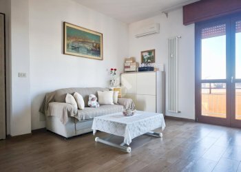 Three-room apartment Via Strada Statale 35 dei Giovi, Cormano - photo 4