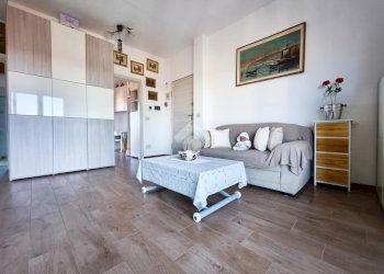 Three-room apartment Via Strada Statale 35 dei Giovi, Cormano - photo 5