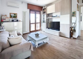 Three-room apartment Via Strada Statale 35 dei Giovi, Cormano - photo 6