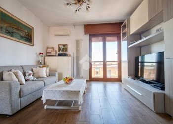 Three-room apartment Via Strada Statale 35 dei Giovi, Cormano - photo 7