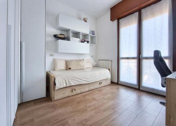 Three-room apartment Via Strada Statale 35 dei Giovi, Cormano - photo 16