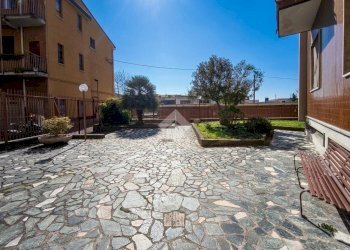 Three-room apartment Via Strada Statale 35 dei Giovi, Cormano - photo 27