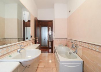 Three-room apartment Via L. Cadorna, Cormano - photo 20