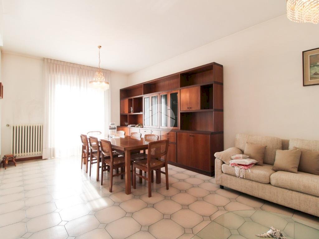Three-room apartment Via L. Cadorna, Cormano - photo 1