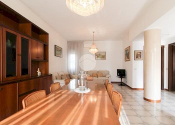 Three-room apartment Via L. Cadorna, Cormano - photo 4