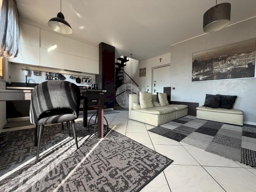 Three-room apartment Via Falcone e Borsellino, Pessano con Bornago - photo 2