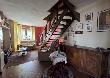 Soggiorno - Appartamento via Acceglio, 16, frazione Confreria, Cuneo - foto 8