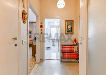 Hall / corridoio - Trilocale P.zza Tirana
 
17, Milano - foto 20
