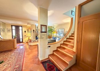 Scale - Terraced Villa vicolo sant'alessandro
 
4/5, Arcisate - photo 4