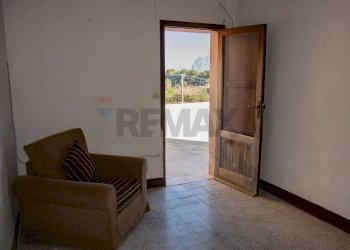 Accesso terrazzino piano primo - Independent house Via Badalucco
 
20, Valderice - photo 27