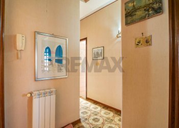 Hall / corridoio - Casa semi indipendente Viale Jonio
24, Acireale - foto 38