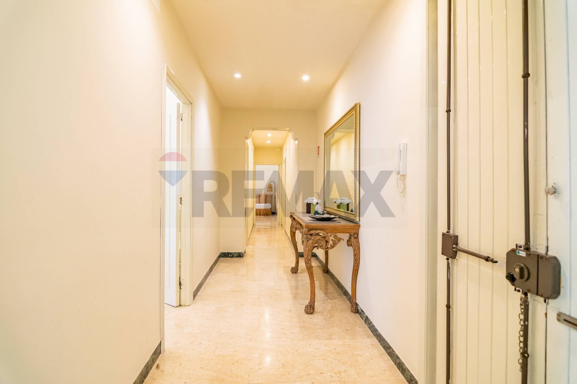 Hall / corridoio - Appartamento Via Luigi Capuana
 
55, Catania - foto 2