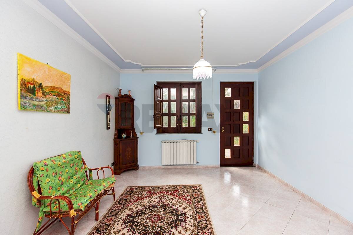 Soggiorno - Casa indipendente giuseppe mangano
 
35, Zafferana Etnea - foto 3
