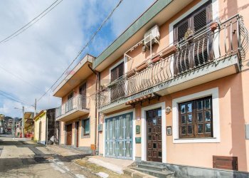 Edificio all\'aperto - Casa indipendente giuseppe mangano
 
35, Zafferana Etnea - foto 1