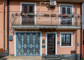 Casa all\'aperto - Casa indipendente giuseppe mangano
 
35, Zafferana Etnea - foto 2