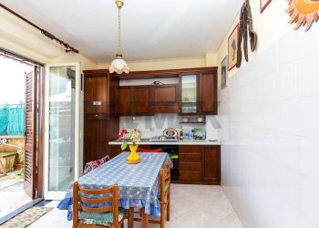 Cucina - Casa indipendente giuseppe mangano
 
35, Zafferana Etnea - foto 5