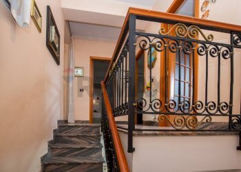 Scale - Casa indipendente giuseppe mangano
 
35, Zafferana Etnea - foto 8