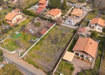 Posizione della mappa - Terreno edificabile Via Augusta
 
10, Nicolosi - foto 1