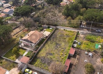 Posizione della mappa - Terreno edificabile Via Augusta
 
10, Nicolosi - foto 9