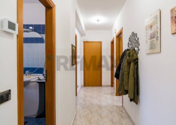 Hall / corridoio - Apartment Via Sebastiano Catania
 
246, Catania - photo 13