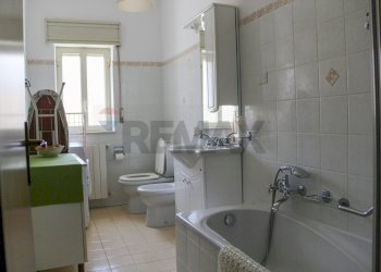 Bagno - Casa indipendente via fratelli Bruno
 
22, Piazza Armerina - foto 11