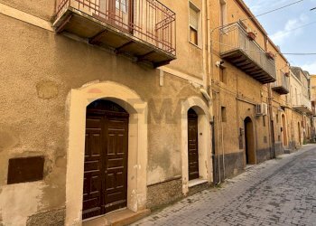 Edificio all\'aperto - Casa indipendente via fratelli Bruno
 
22, Piazza Armerina - foto 57