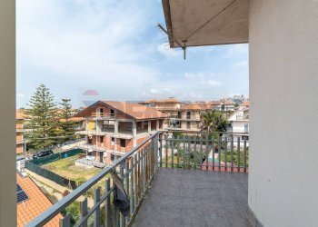 Balcone - Quadrilocale via Orazio Condorelli
 
6, Motta Sant'Anastasia - foto 17