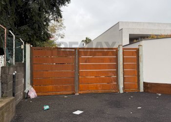 Casa all\'aperto - Terreno edificabile Via Maugeri
 
202, Valverde - foto 1