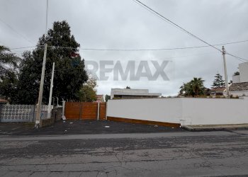 Casa all\'aperto - Terreno edificabile Via Maugeri
 
202, Valverde - foto 2