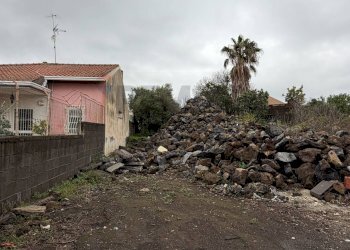 Casa all\'aperto - Terreno edificabile Via Maugeri
 
202, Valverde - foto 7