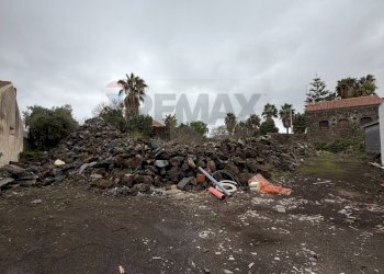 Edificio all\'aperto - Terreno edificabile Via Maugeri
 
202, Valverde - foto 14