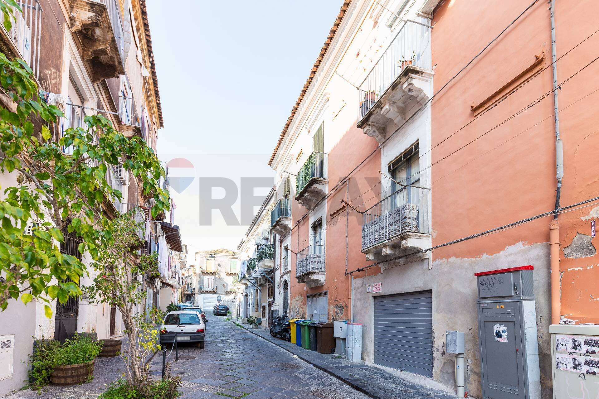 Edificio all\'aperto - Quadrilocale via recupero
 
70, Catania - foto 3