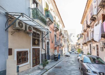 Edificio all\'aperto - Quadrilocale via recupero
 
70, Catania - foto 2