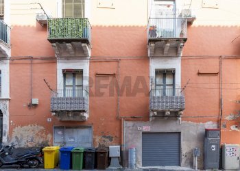 Edificio all\'aperto - Quadrilocale via recupero
 
70, Catania - foto 4
