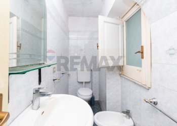 Bagno - Quadrilocale via recupero
 
70, Catania - foto 14