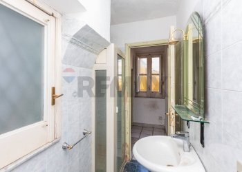 Bagno - Quadrilocale via recupero
 
70, Catania - foto 15