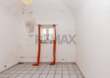 Stanza vuota - Quadrilocale via recupero
 
70, Catania - foto 21