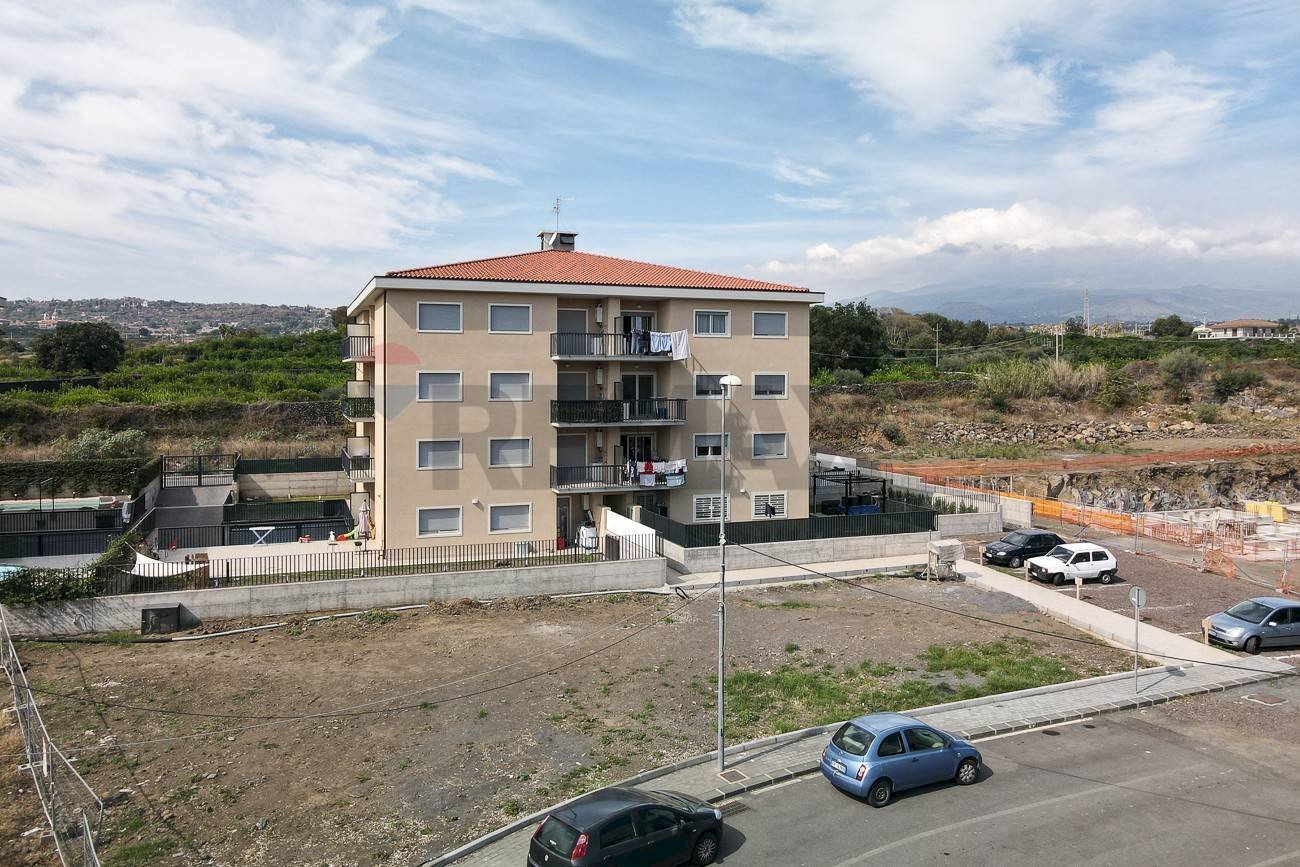 Edificio all\'aperto - Quadrilocale Via Monsignor Salvatore Messina Foti
 
9, Acireale - foto 1