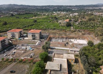 Vista delle montagne - Quadrilocale Via Monsignor Salvatore Messina Foti
 
9, Acireale - foto 13