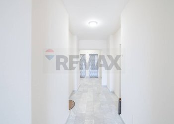 Hall / corridoio - Quadrilocale Via Monsignor Salvatore Messina Foti
 
9, Acireale - foto 25